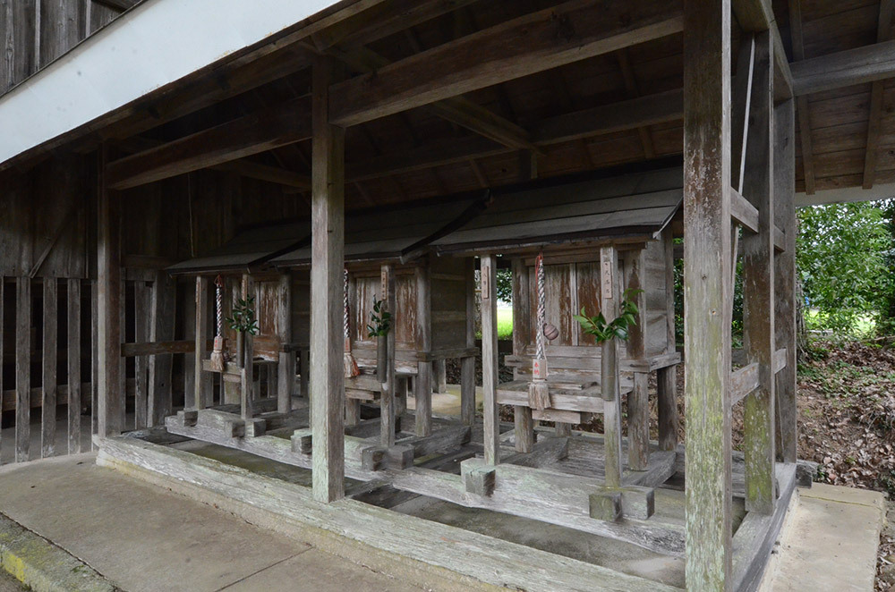 境内社：天満宮、八幡宮、愛宕神社、大宮