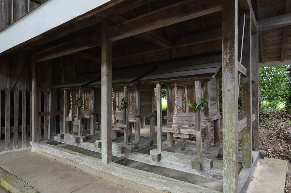 境内社：天満宮、八幡宮、愛宕神社、大宮
